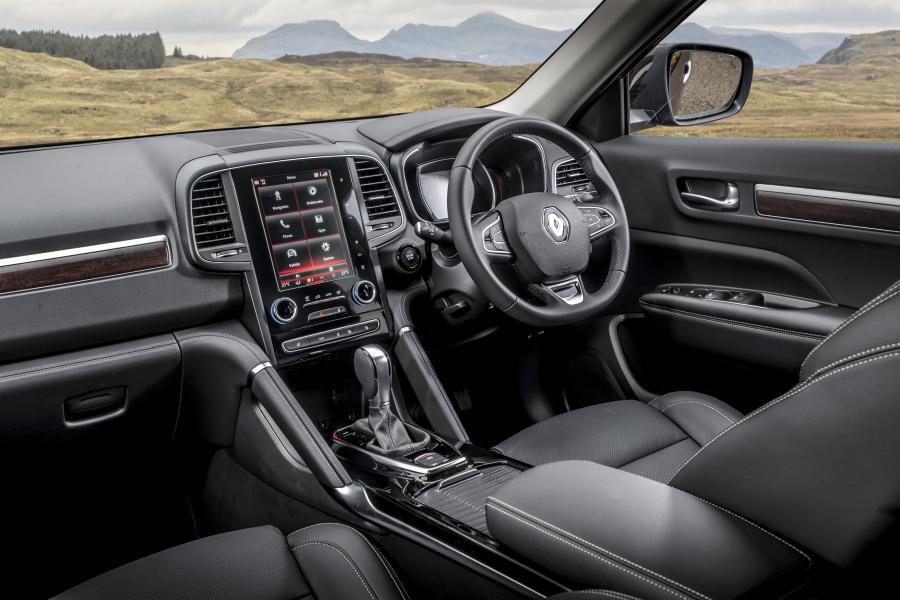 Интерьер Renault Koleos 2019 года  (UK) (фото 5 из 40)